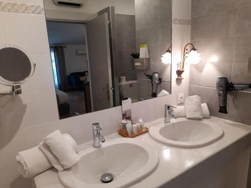 The Fabian Des Baux - Facilities and Services