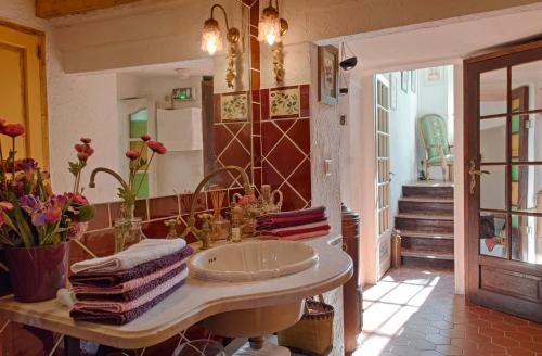 The Roseraie Villa, Family Hotel OPEN ALL YEAR ROUND - Good To Know