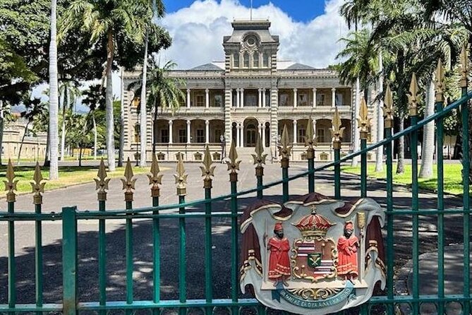 Through A Glass Darkly The Strange and Tragic History Of Honolulu - Good To Know