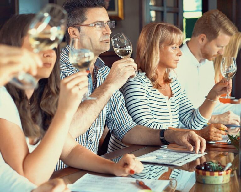 All Alicante With Castle, Market and Tapas. Semi-Private Tour