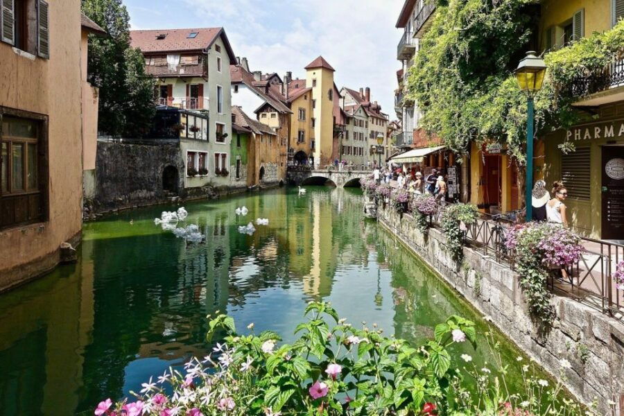 Annecy: Private Guided Tour - Discover Venice of the Alps - Overview of the Tour Experience