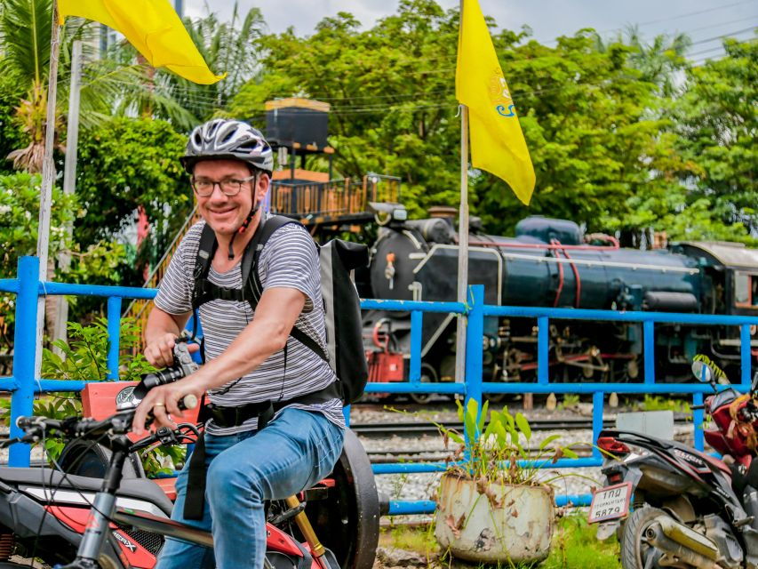 Bangkok: Backstreets and Historic With Temples Bike Tour - Tour Overview