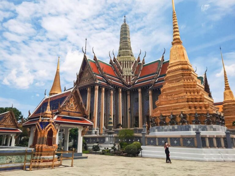 Bangkok: Grand Palace and Wat Phra Kaew Guided Walking Tour