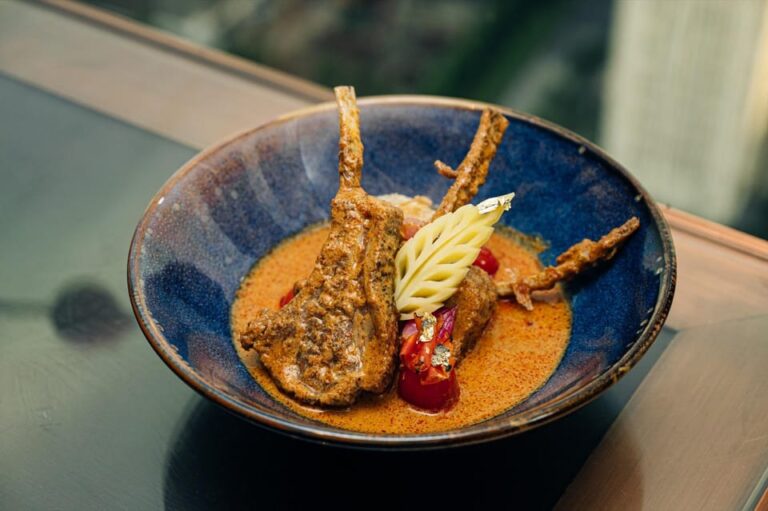 Bangkok: Saffron Contemporary Thai Signature F&B Package