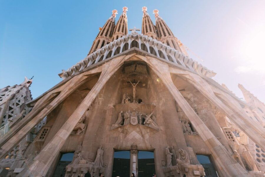 Barcelona: Sagrada Familia Small Group Guided Tour - Tour Overview