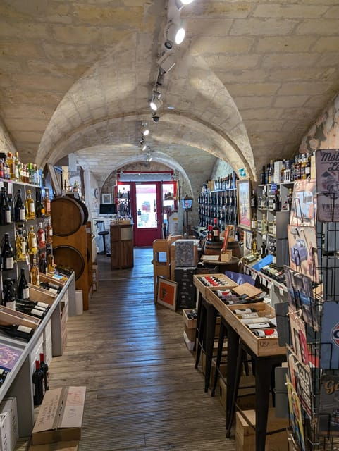 Blaye: the Secrets of Blaye, Wine, Art, History and Old Cars