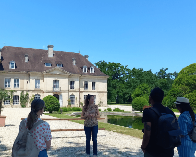 Bordeaux Wine Tour: 2 Wineries & Wine Tastings (Red & White)
