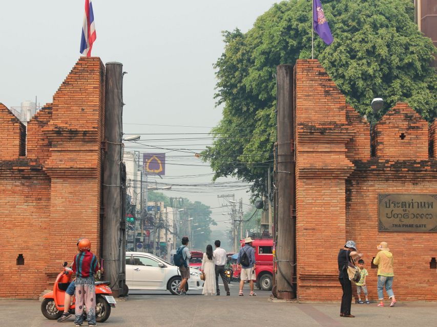 Chiang Mai: Tuk-Tuk Evening Tour With Temples & Street Foods - Tour Overview and Pricing