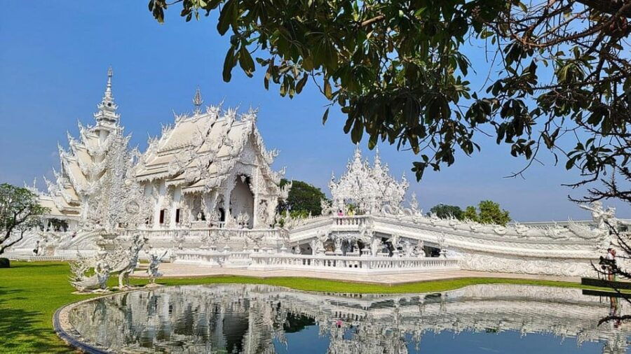 Chiang Mai : White and Blue Temples and Lalita Cafe - Tour Overview