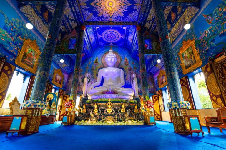 Chiang Rai Tour: White & Blue & Big Buddha (Red)Temples