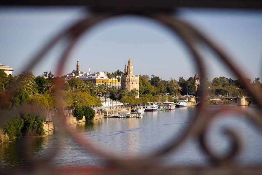 Complete Triana Tour Corrales Included. - Overview of the Triana Tour