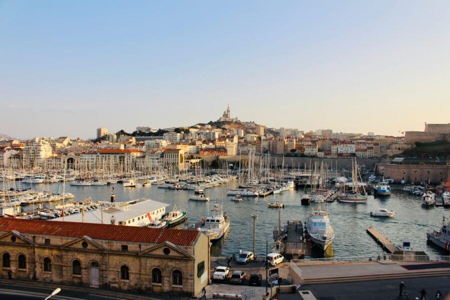 Explore Marseille With an Actor Guide: a Cultural Mosaic - The Actor-Guide Experience: Bringing History to Life