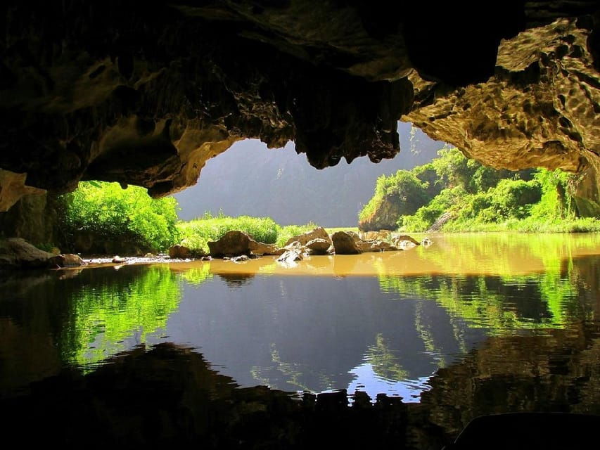 Friendly Travel: Ninh Binh/ Hoa Lu & Tam Coc/ Full Service - Tour Overview