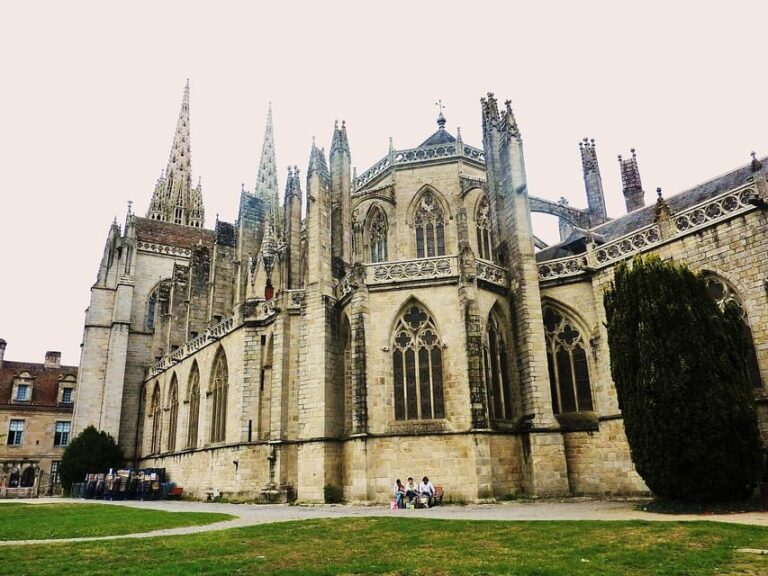 From Brest: Quimper Guided Walking Tour