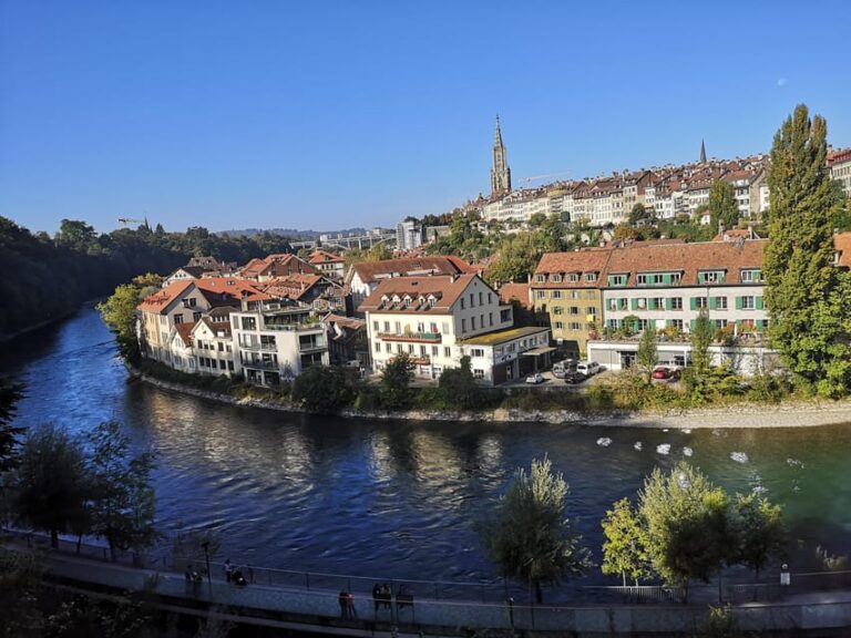 From Lucerne: Day Trip to Geneva by Car