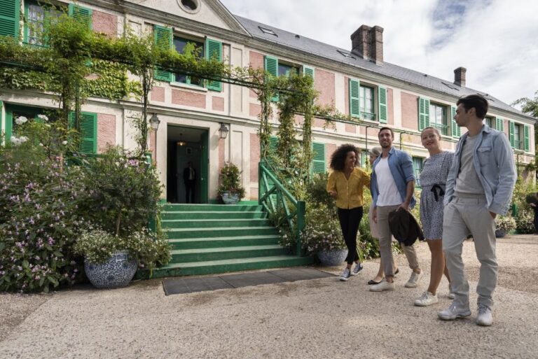 From Paris : Shopping at McArthurGlen Center and Giverny