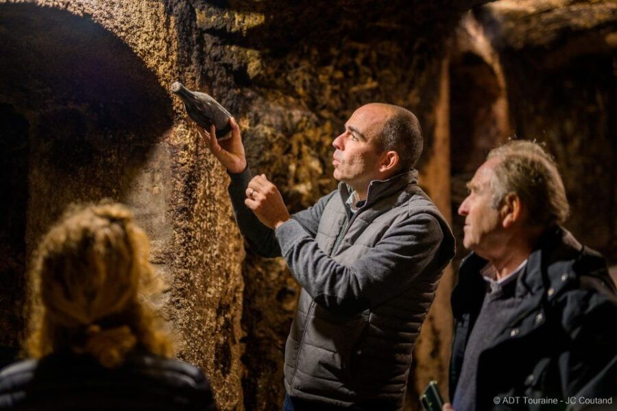 Full Day Loire Valley Wine Tour With Lunch: Vouvray & Chinon - Tour Overview