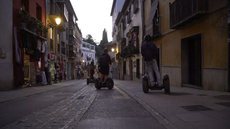 Granada: Historical City Center Guided Segway Tour