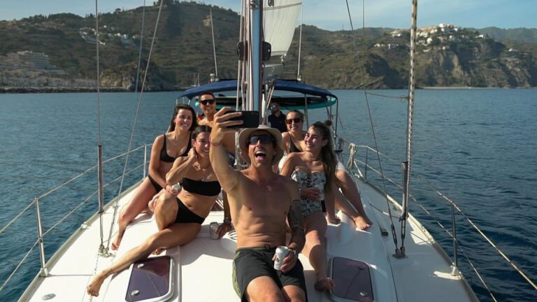 La Herradura: Sailing and Dolphin Watching Tour