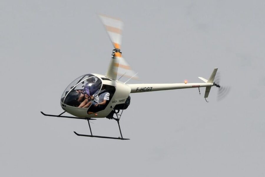 LE HAVRE: 20 Minutes Helicopter Flying LEsson - Overview of the Helicopter Flying Lesson
