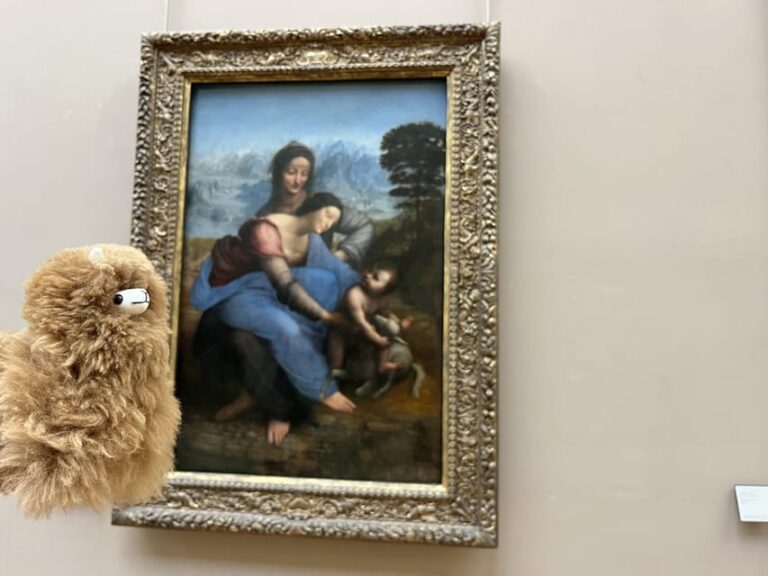 Louvre Museum Entry Ticket and Private Guided Tour