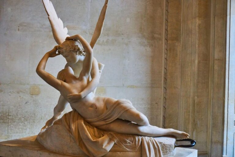 Louvre Museum Skip-the-Line Guided Tour
