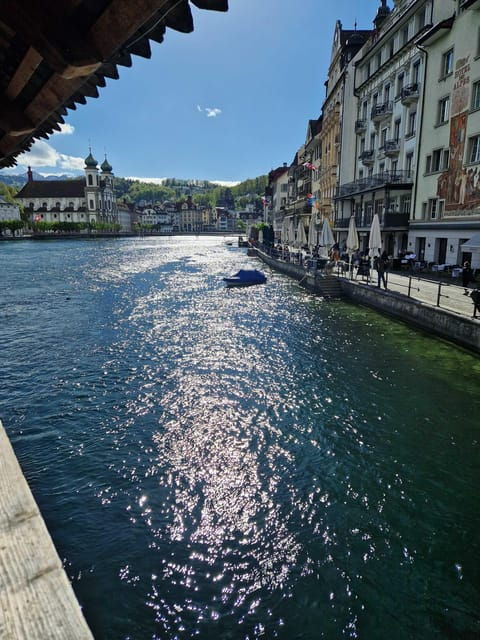 Lucerne: Private Walking Tour and Chocolate Tasting - Itinerary Highlights