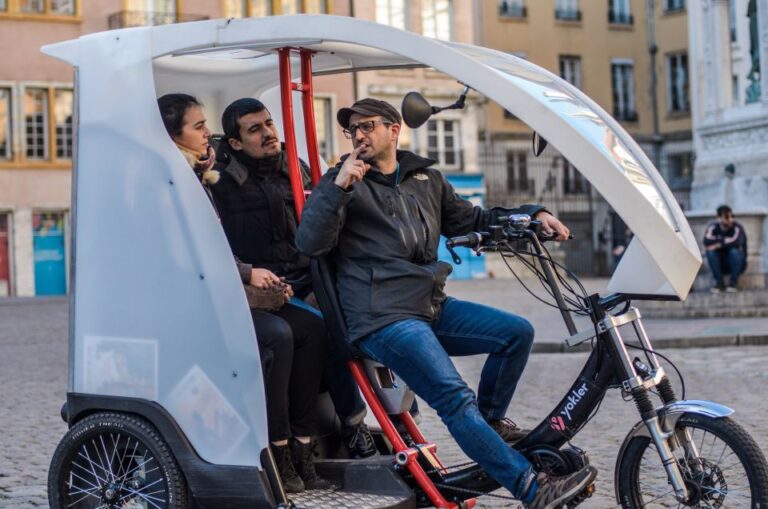 Lyon: Private Pedicab Tour of Top Landmarks & Hidden Gems