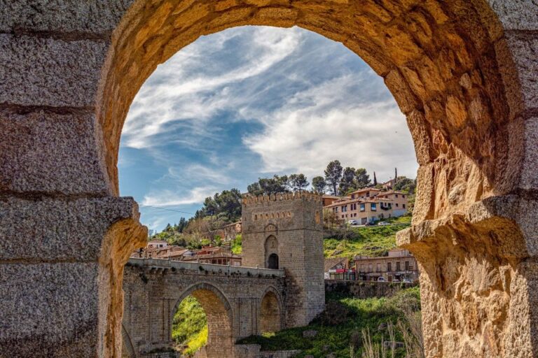 Madrid: Day Trip to Toledo With Walking Tour & Small Group
