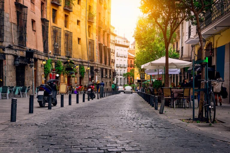 Madrid: History, Bites & Sips – An Intimate Tour Since 2018