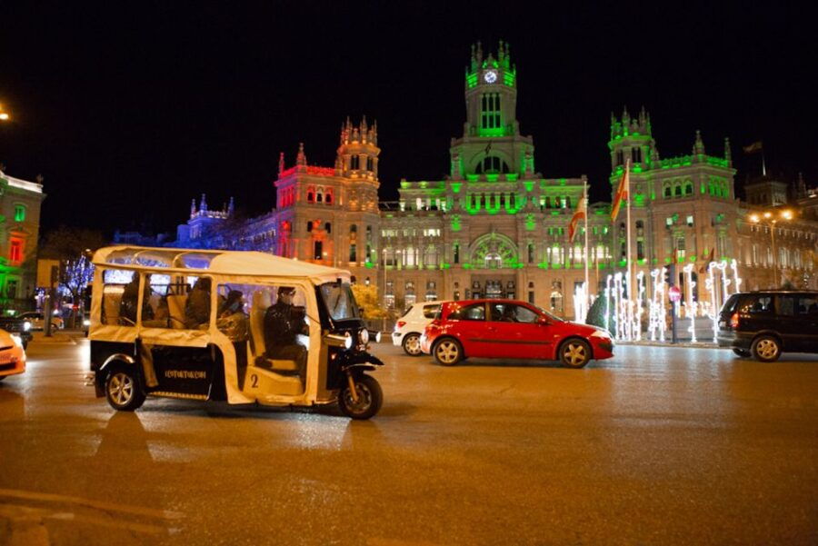 Madrid: Private Christmas Lights Tour by Eco Tuk-Tuk - Guided Experience