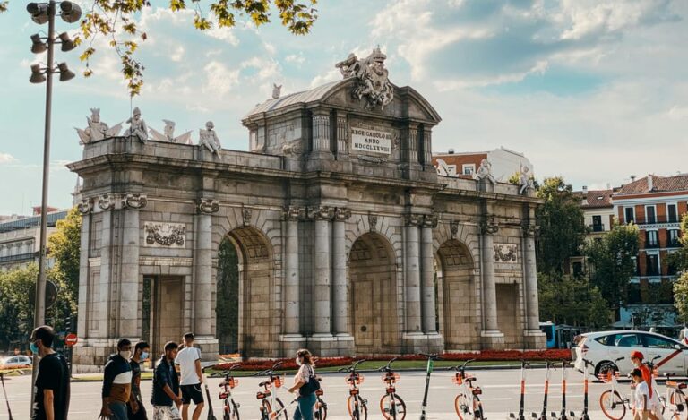 Madrid: Self-Guided Tour in 5 Languages