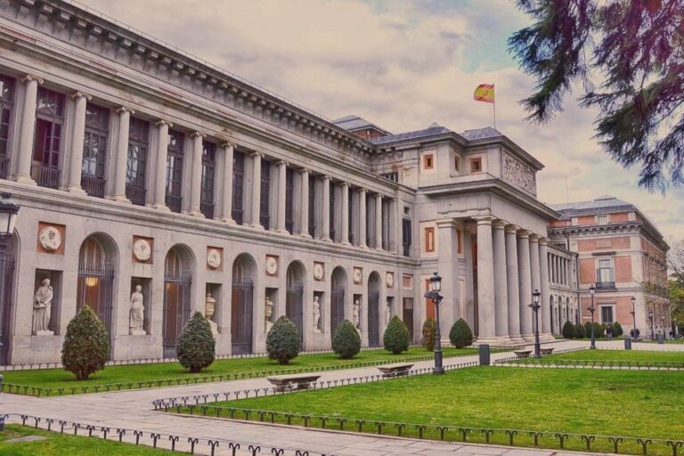 Madrid: The Prado Museum and the Royal Palace Guided Tour