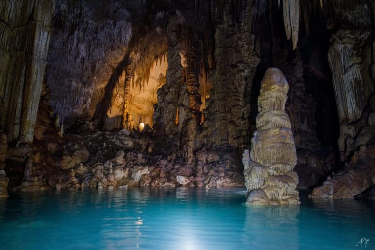 Mallorca: Cova Des Coloms Sea Cave Tour by Boat