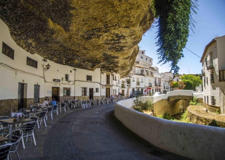 Marbella/Estepona: Ronda and Setenil De Las Bodegas