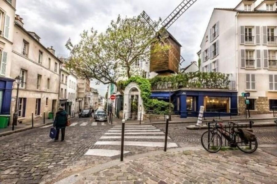 Montmartre Guided Tour With Sacré CœUr Church & City Views - Tour Overview