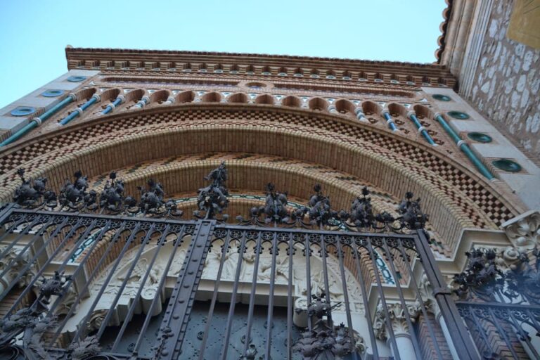 Monumental, Legendary and Unknown Teruel.