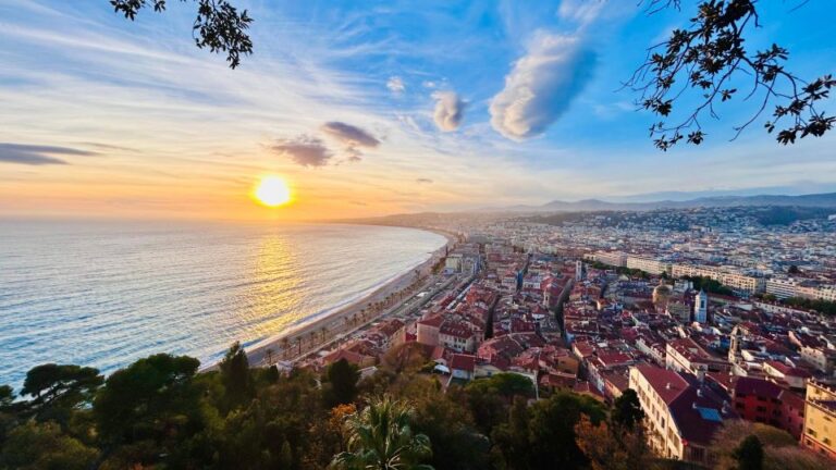 Nice: Guided Walking Tour in English