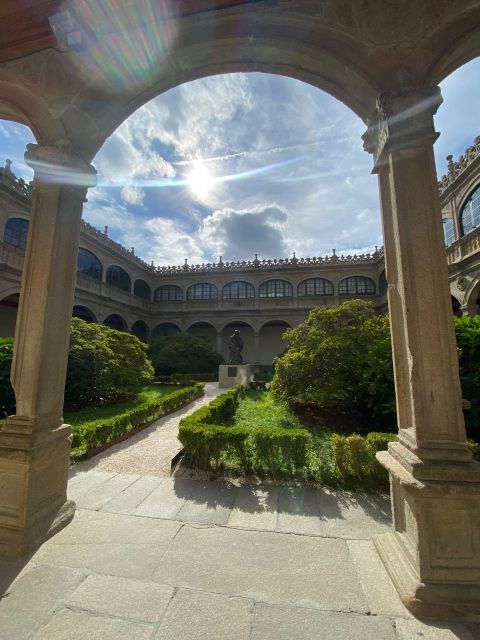 Old Town Walking Tour in a Small Group - Discover the Charm of Santiago De Compostela