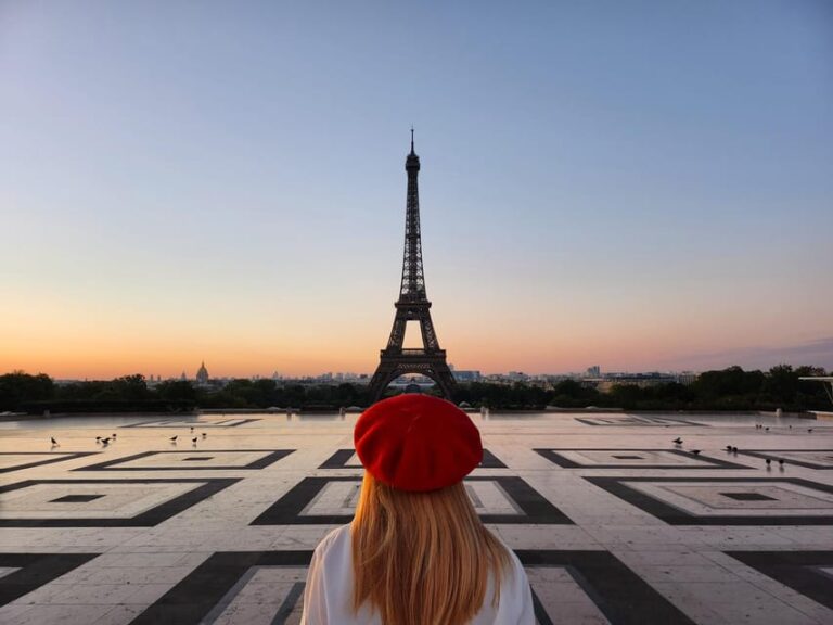 Paris Before the Crowds: Sunrise Bike Tour With Breakfast