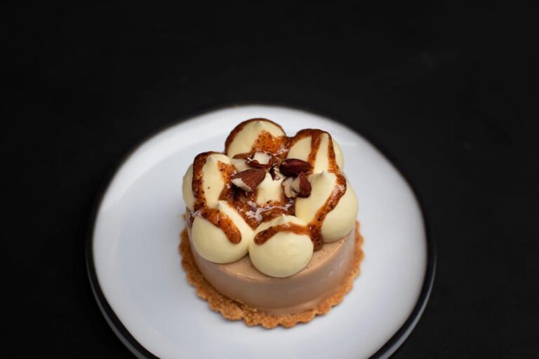 Paris: Curated Sweet Tour by a French Pastry School