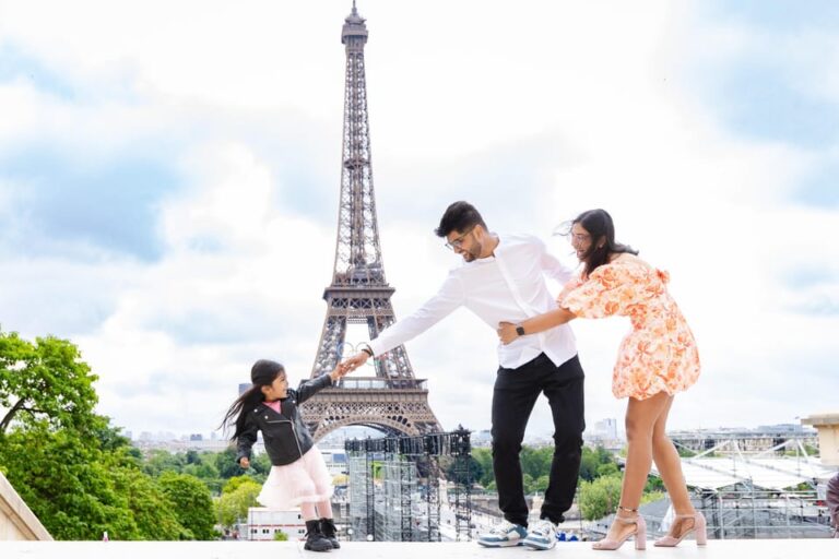 Paris: Eiffel Tower Photoshoot – Family, Couple or Solo