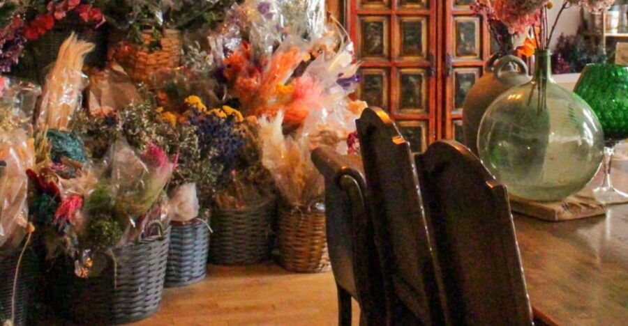 Paris: Handcrafted Beeswax Hyacinth Candle Workshop - The Workshop Experience