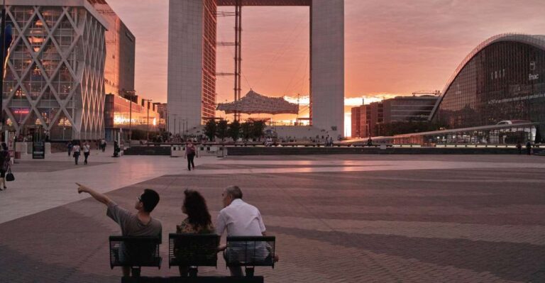 Paris: La Défense Private Guided Tour