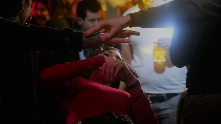 Paris: Latin Quarter Guided Pub Crawl to Bars and Clubs