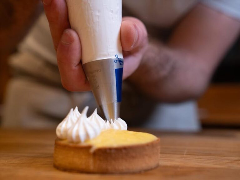 Paris: Lemon Tart Baking Class With a Pastry Chef