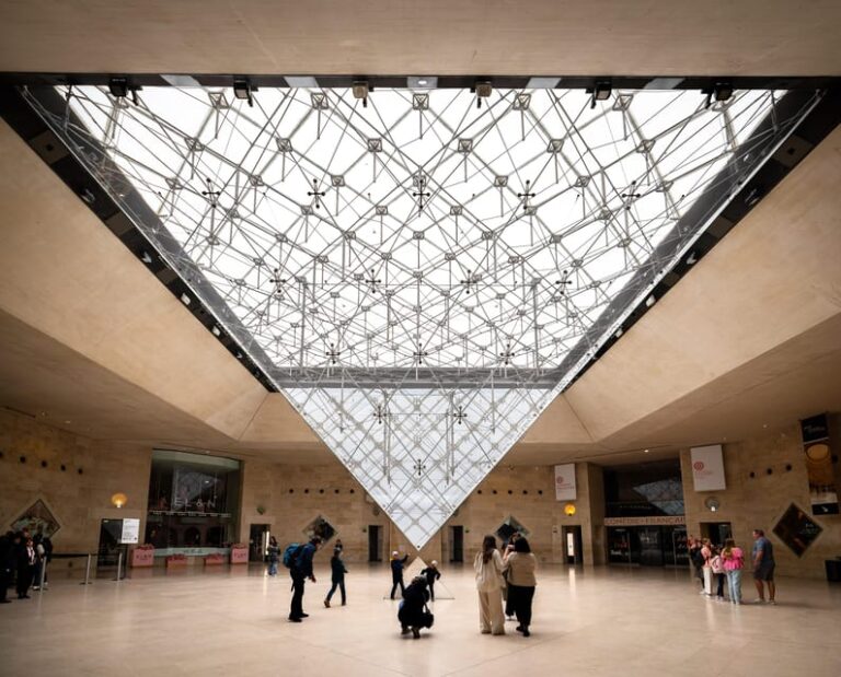Paris: Louvre Museum Guided Tour With Wine & Cheese Tasting