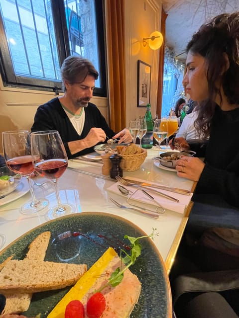 Paris: Montmartre Private Food Tour With Transfers and Guide