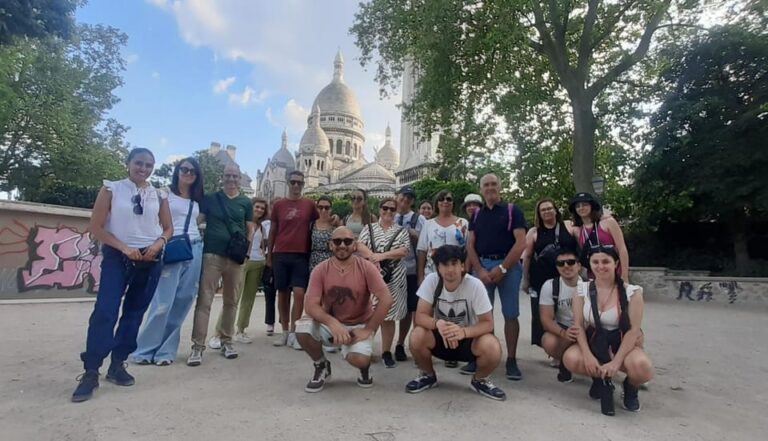 Paris: Montmartre Quarter Private Walking Tour
