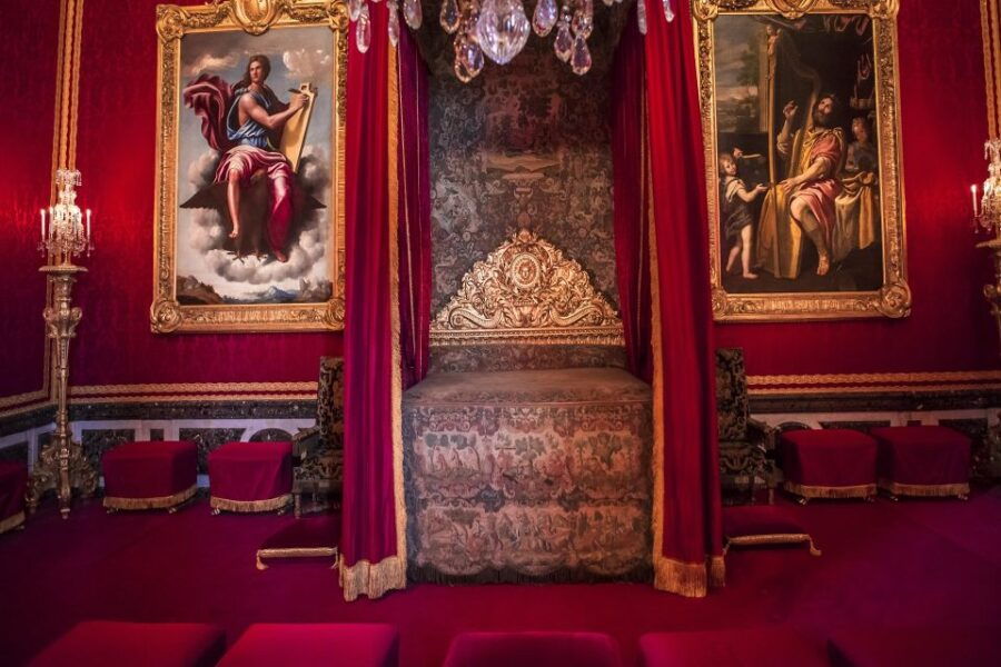 Paris: Palace of Versailles Private Tour With Transportation - Tour Overview and Pricing
